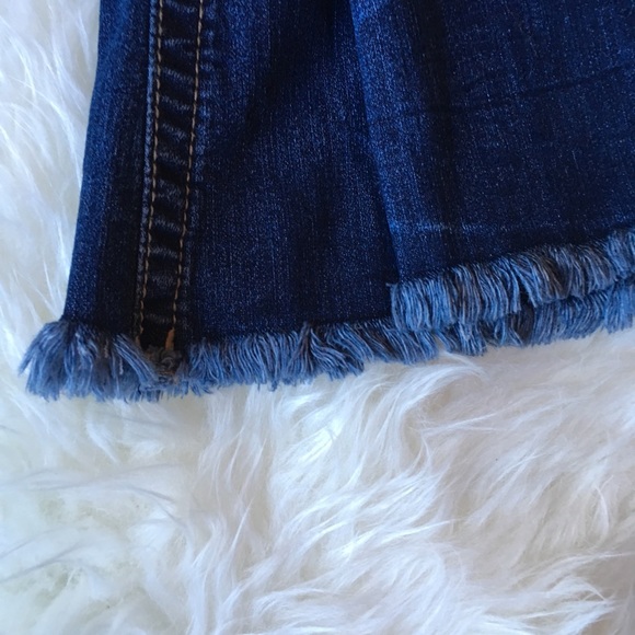 Miss Me Standard Flare Slightly Distressed Jeans - Picture 4 of 5